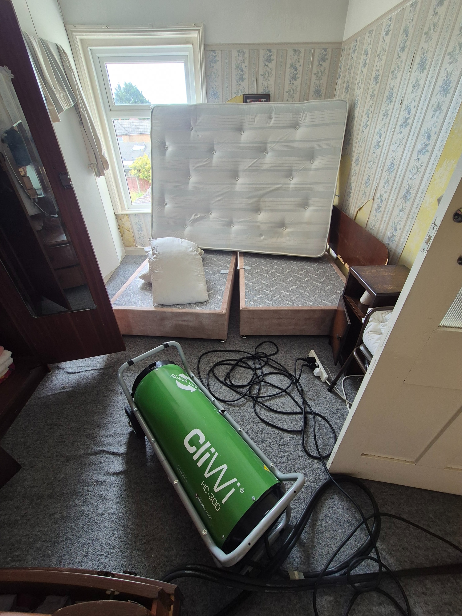 ThermoPest technician treating bed bugs in London